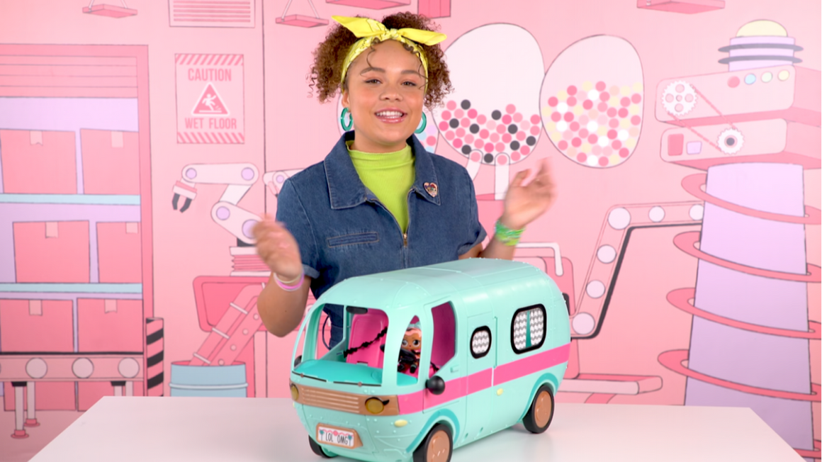 L.O.L. Surprise! 2-in-1 Glamper Fashion Camper from MGA Entertainment 